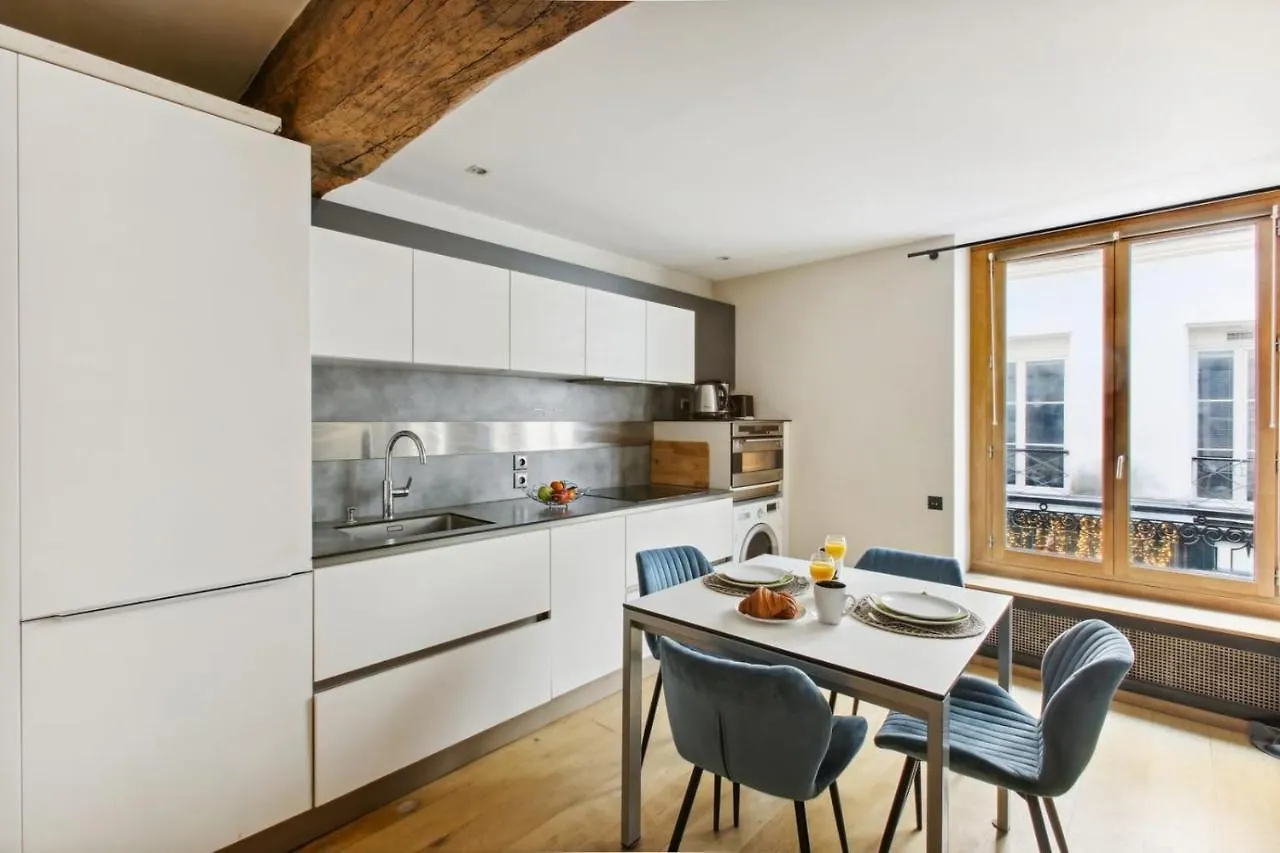 Saint Germain - Mabillon Paris City Apartment