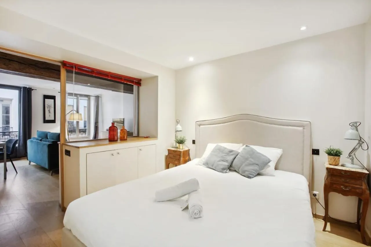Saint Germain - Mabillon Paris City Apartment