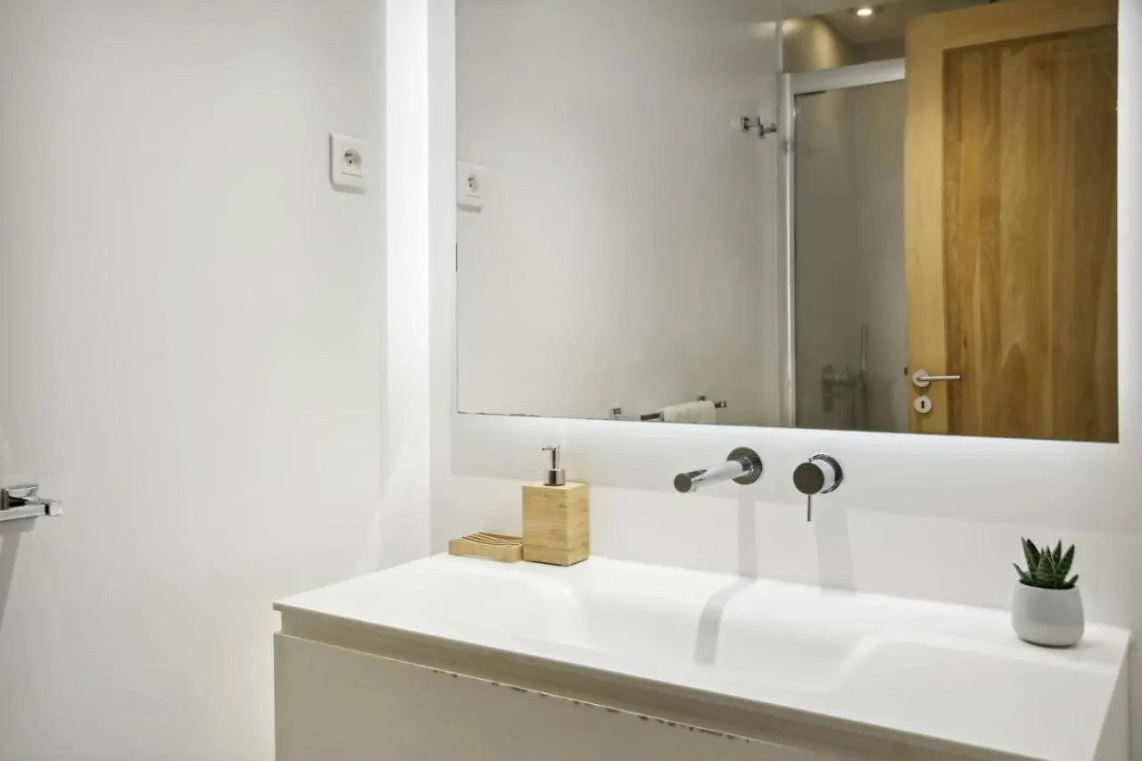 Saint Germain - Mabillon Paris City Apartment 0*,