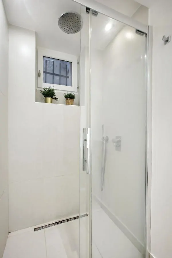 Saint Germain - Mabillon Paris City Apartment 0*,  France